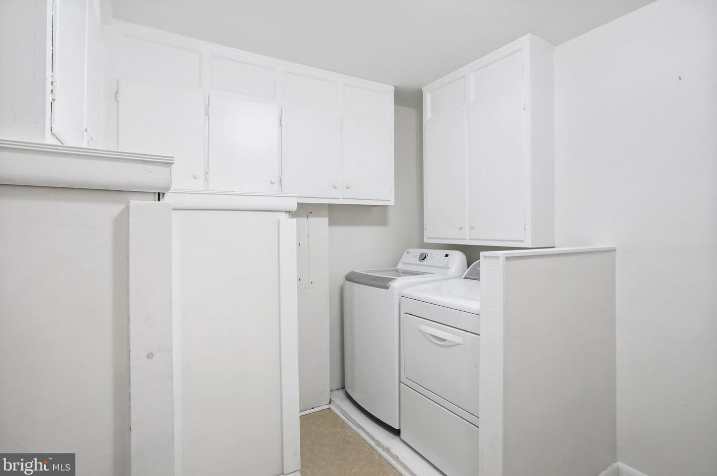 20470 Broad Run Dr, Sterling VA  20165-2511 exterior