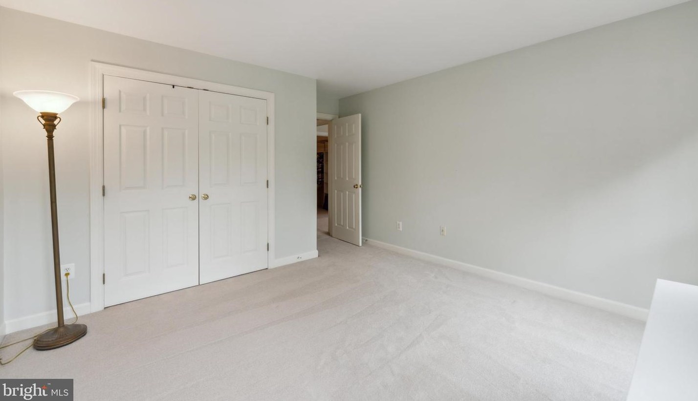 43237 Lighthouse Pl, Fairfax VA 20152-5341 exterior