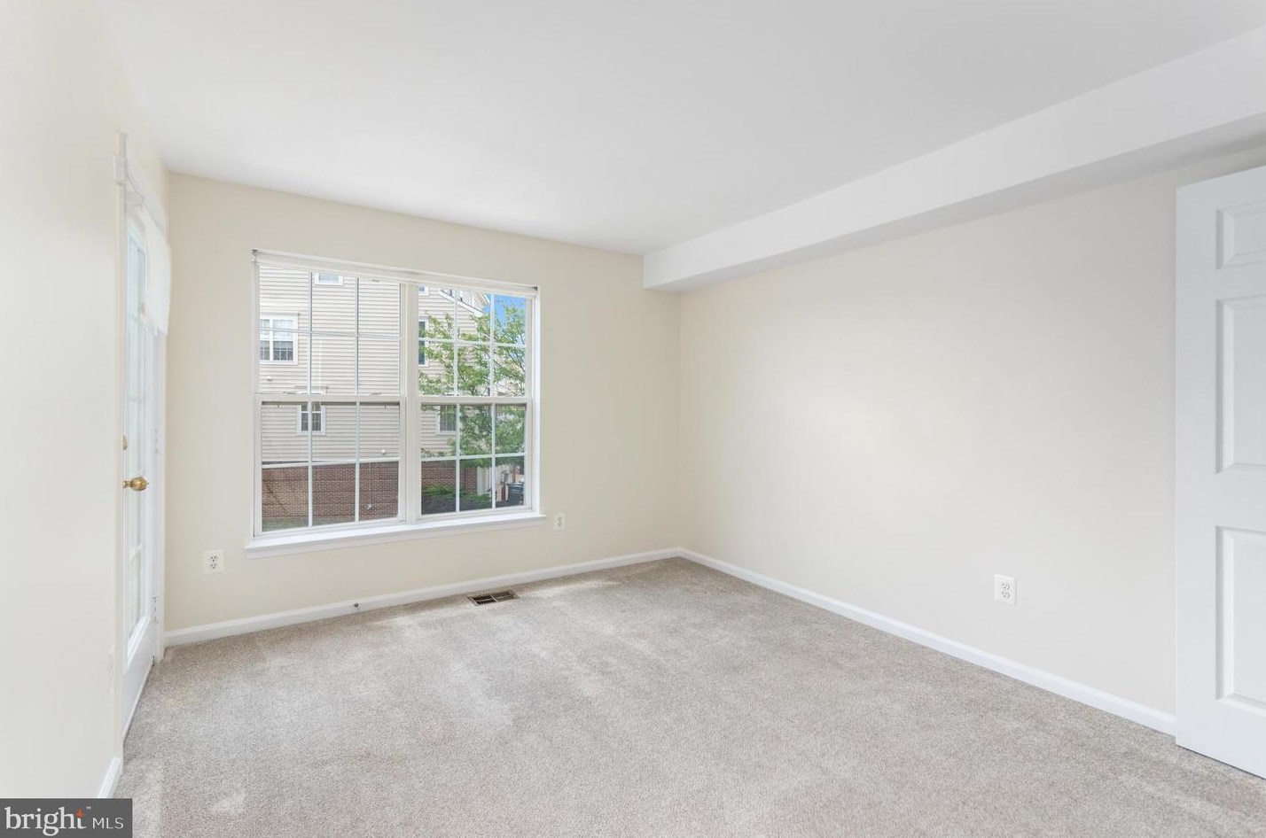 42293 Onyx Ter, Stone Ridge VA  20105-2958 exterior