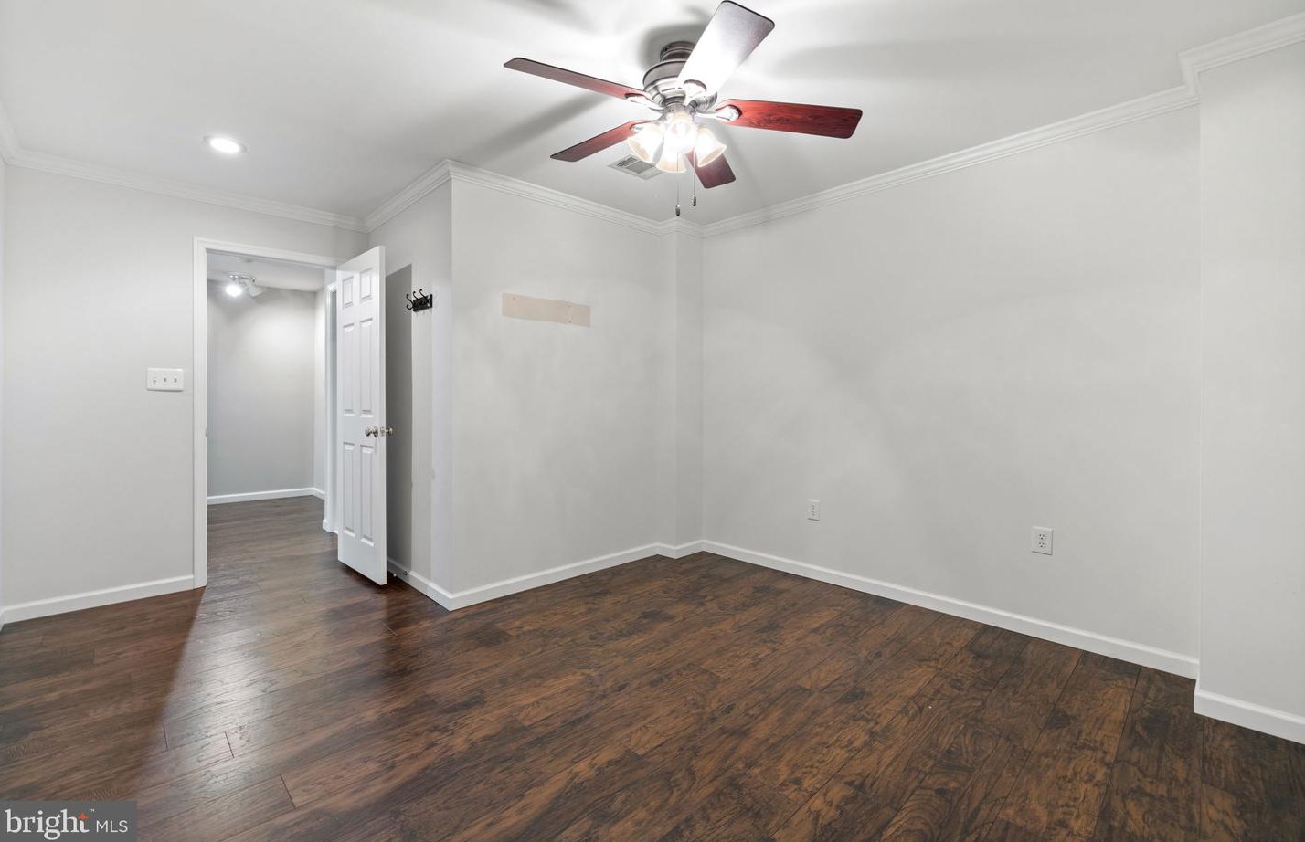 21825 Formosa Sq, Dulles VA  20164-7036 exterior
