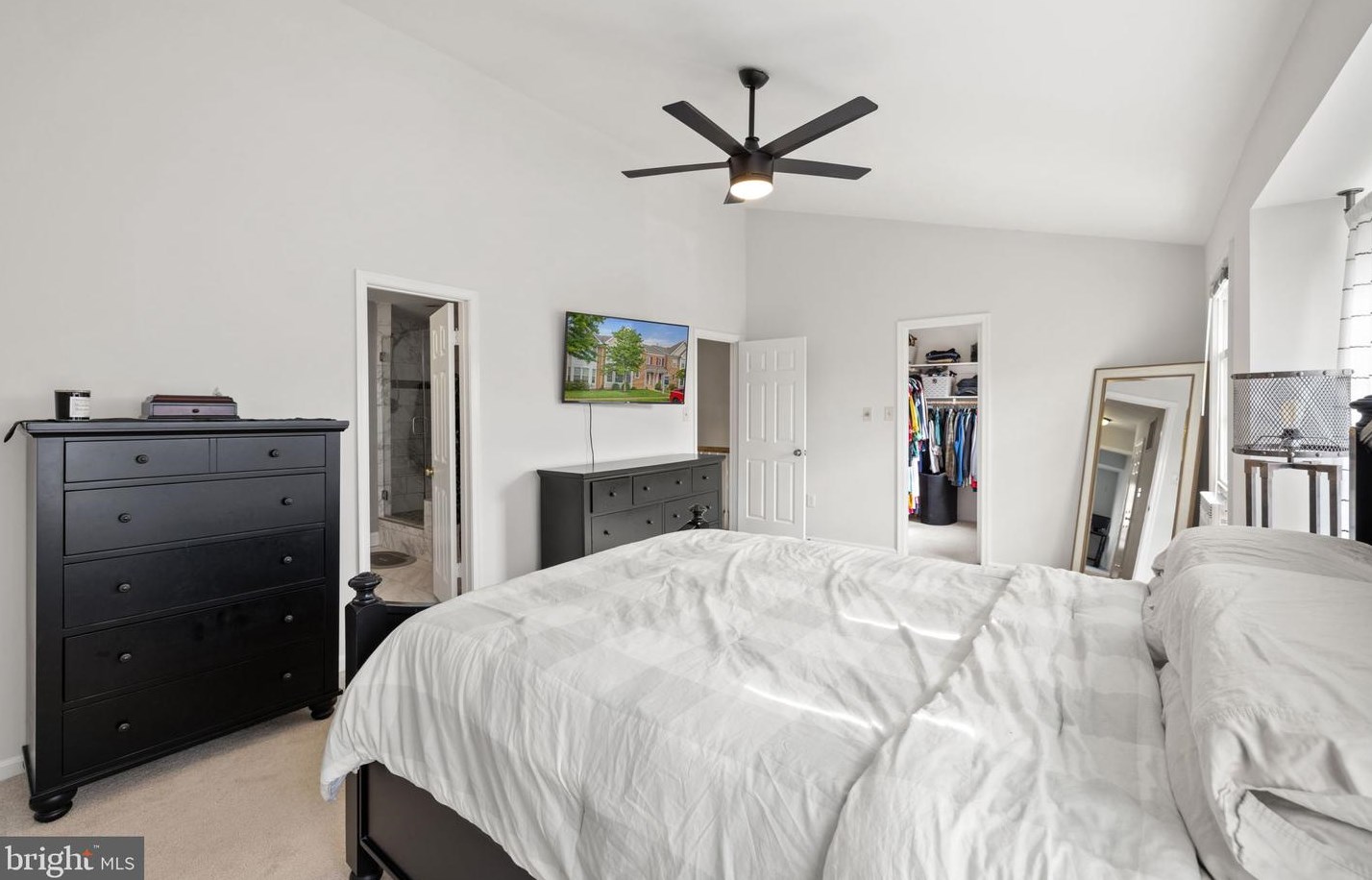 21825 Formosa Sq, Dulles VA  20164-7036 exterior