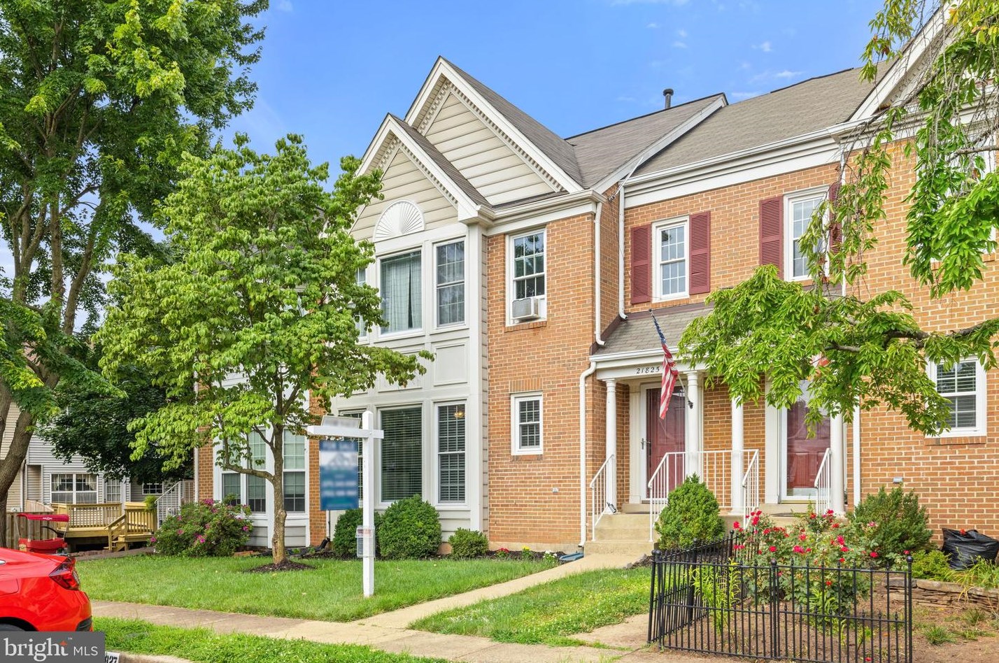21825 Formosa Sq, Dulles VA  20164-7036 exterior