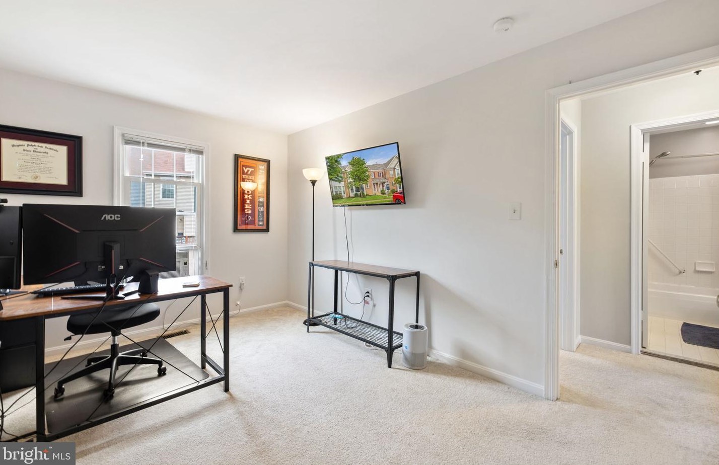 21825 Formosa Sq, Dulles VA  20164-7036 exterior
