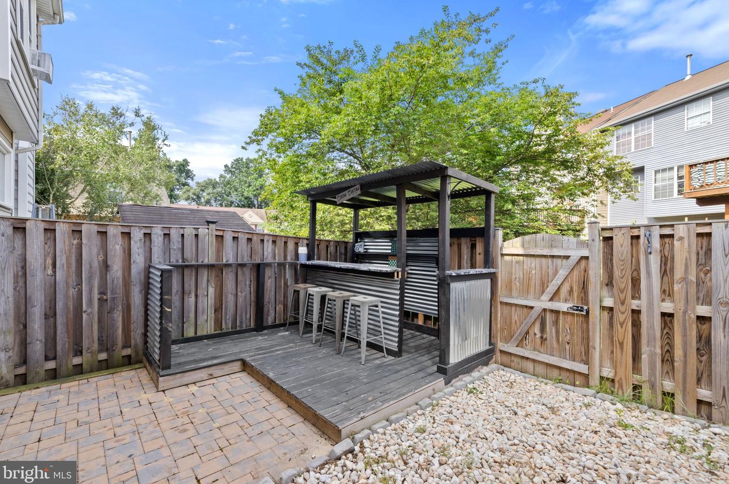 21825 Formosa Sq, Dulles VA  20164-7036 exterior