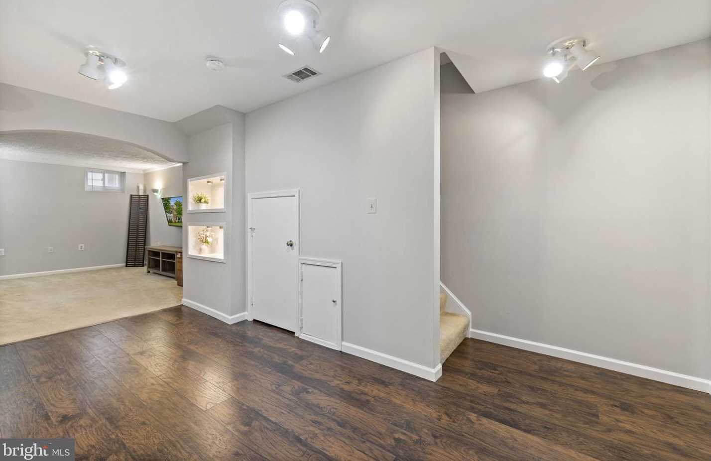 21825 Formosa Sq, Dulles VA  20164-7036 exterior