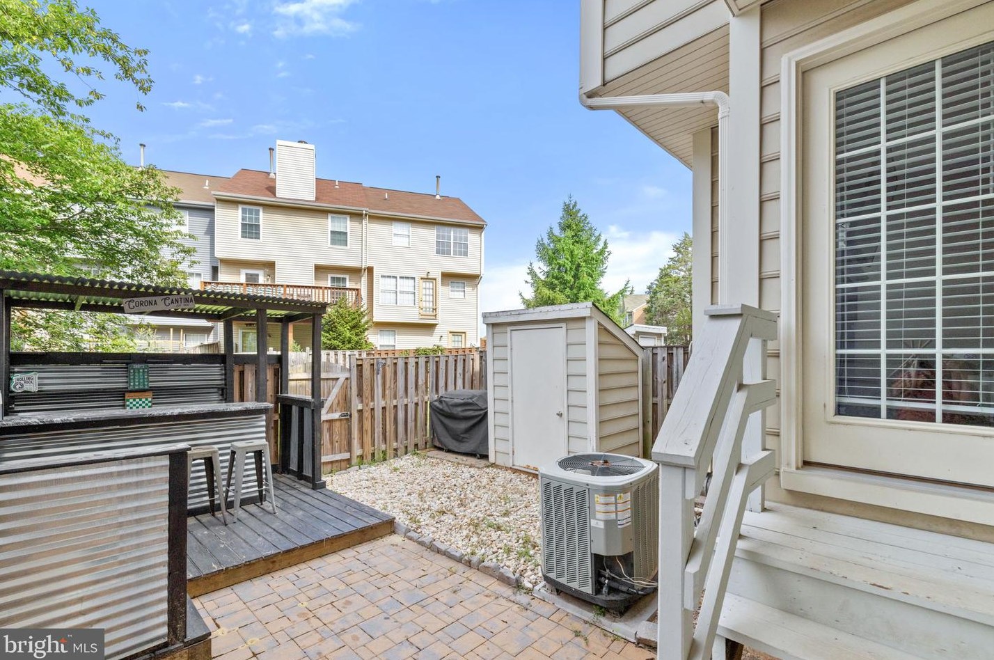 21825 Formosa Sq, Dulles VA  20164-7036 exterior