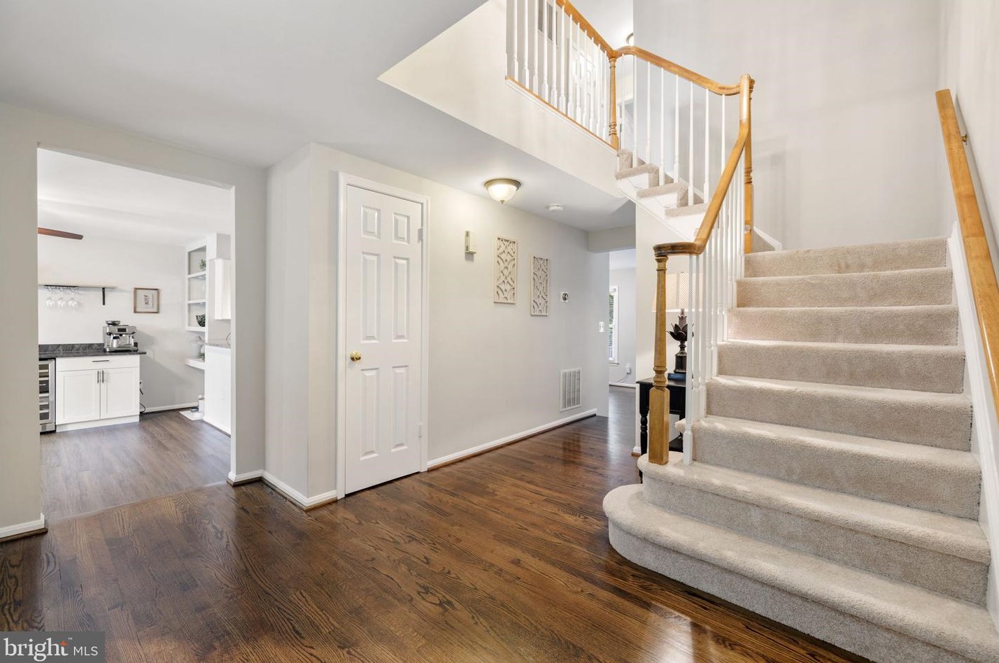 21825 Formosa Sq, Dulles VA  20164-7036 exterior