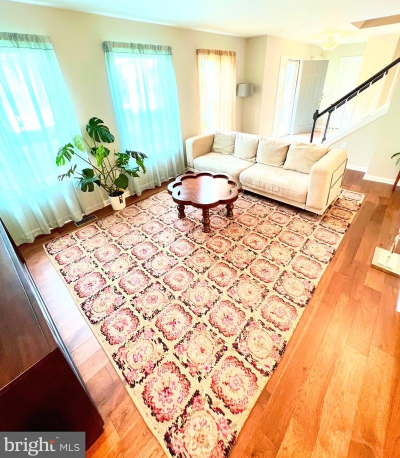 345 Silver Ridge Dr, Dulles VA  20164-1352 exterior