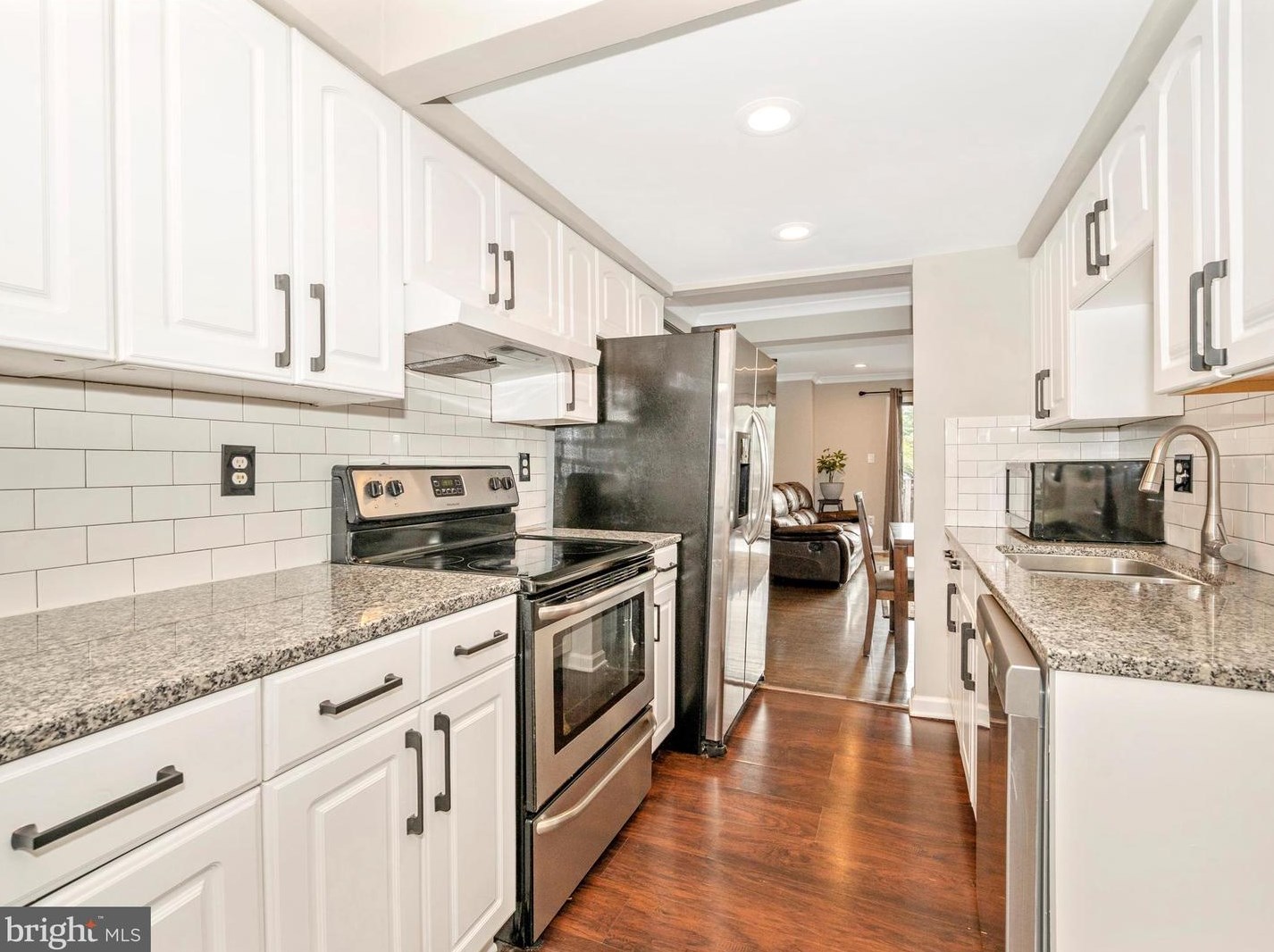 806 Brethour Ct, Dulles VA  20164-1438 exterior