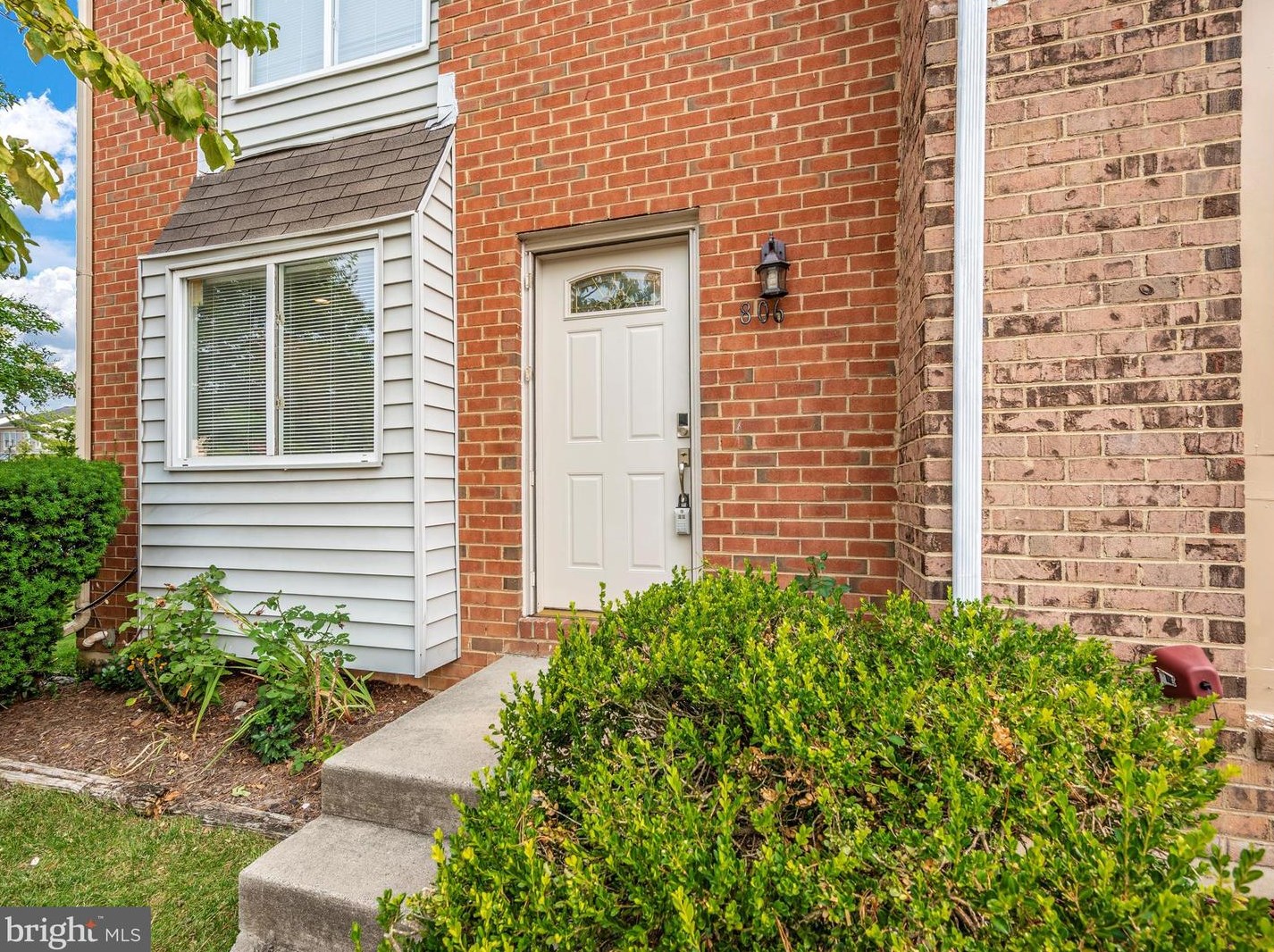 806 Brethour Ct, Dulles VA  20164-1438 exterior