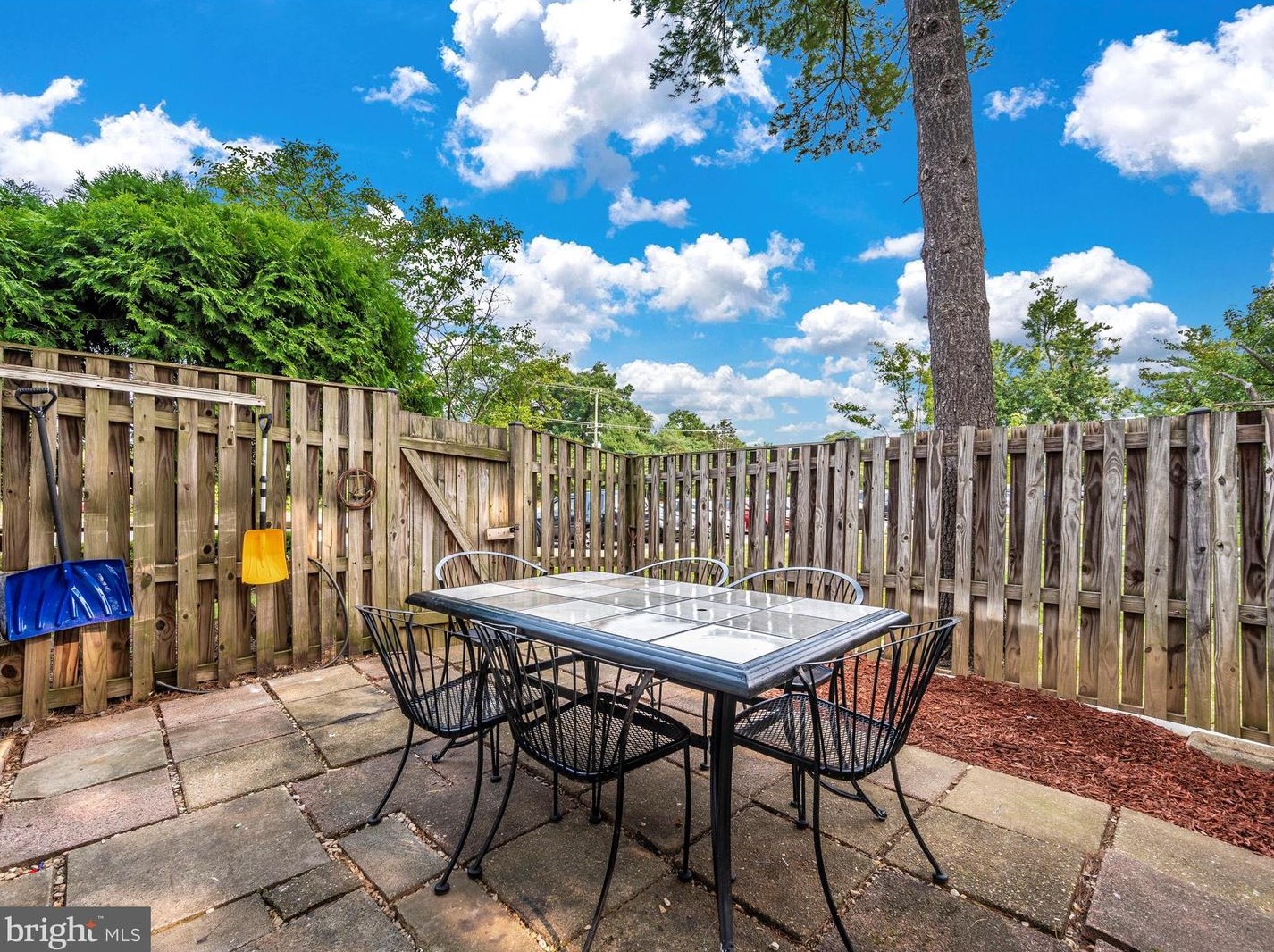 806 Brethour Ct, Dulles VA  20164-1438 exterior