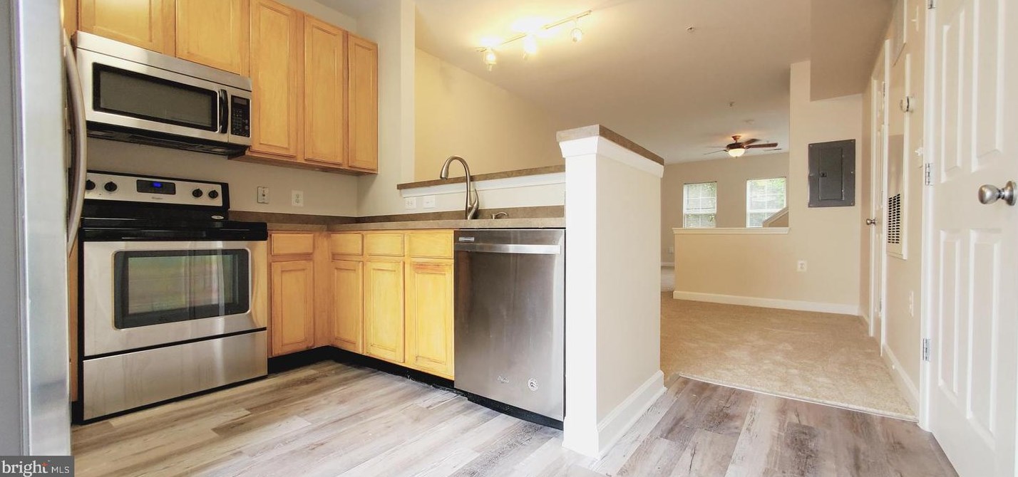 42529 Hollyhock Ter, Ashburn VA 20148-4839 exterior