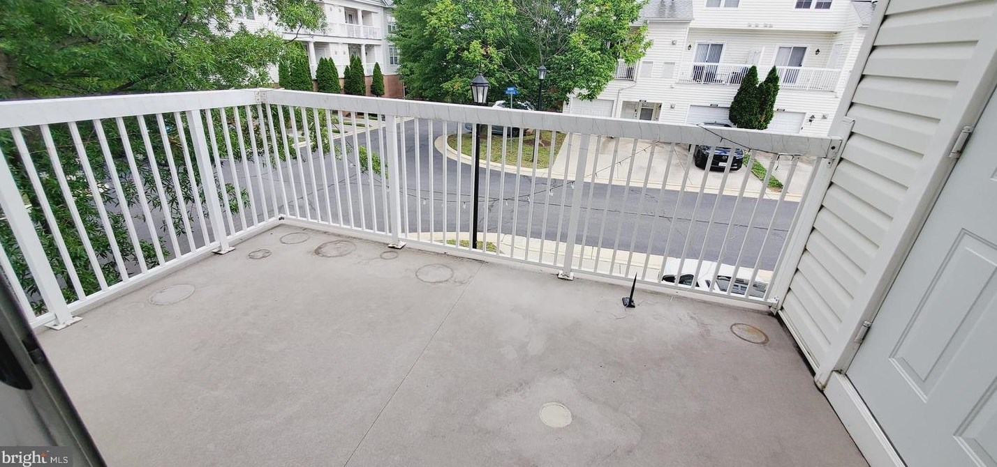 42529 Hollyhock Ter, Ashburn VA 20148-4839 exterior