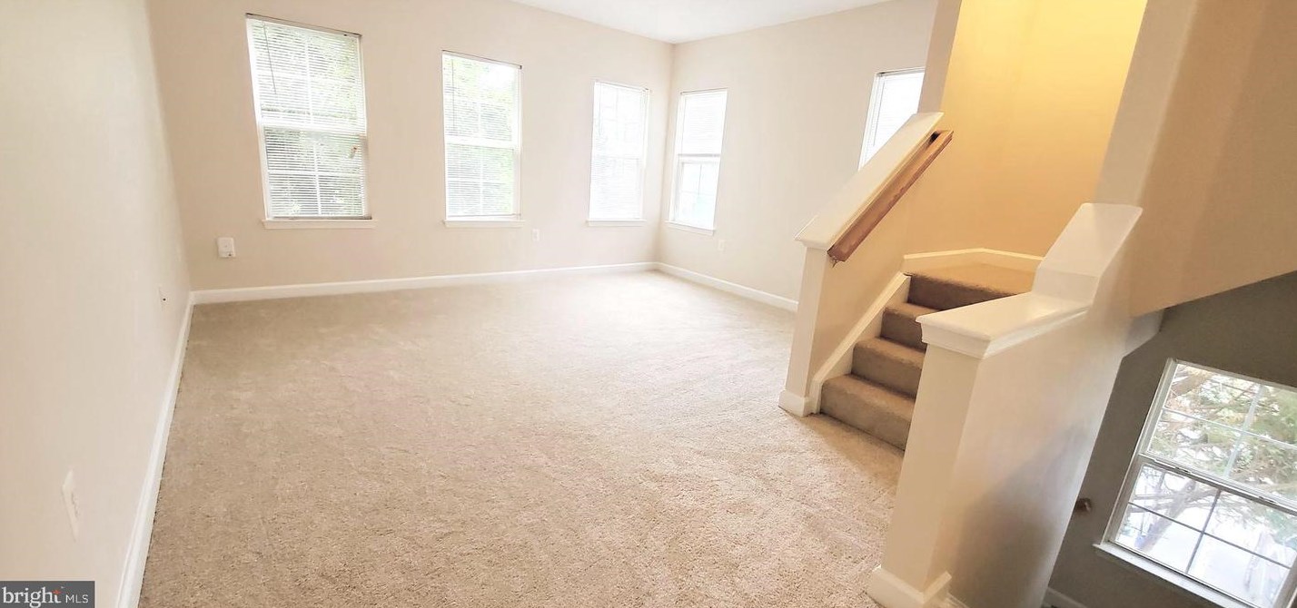 42529 Hollyhock Ter, Ashburn VA 20148-4839 exterior