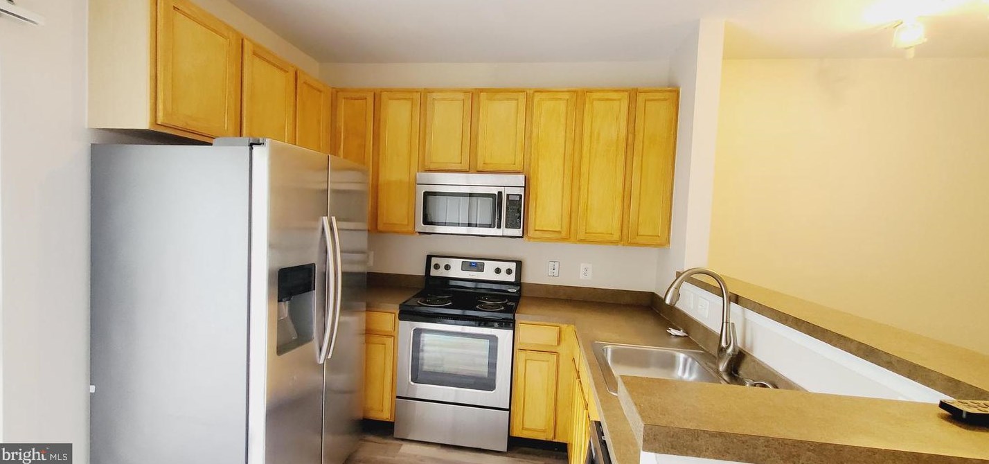 42529 Hollyhock Ter, Ashburn VA 20148-4839 exterior