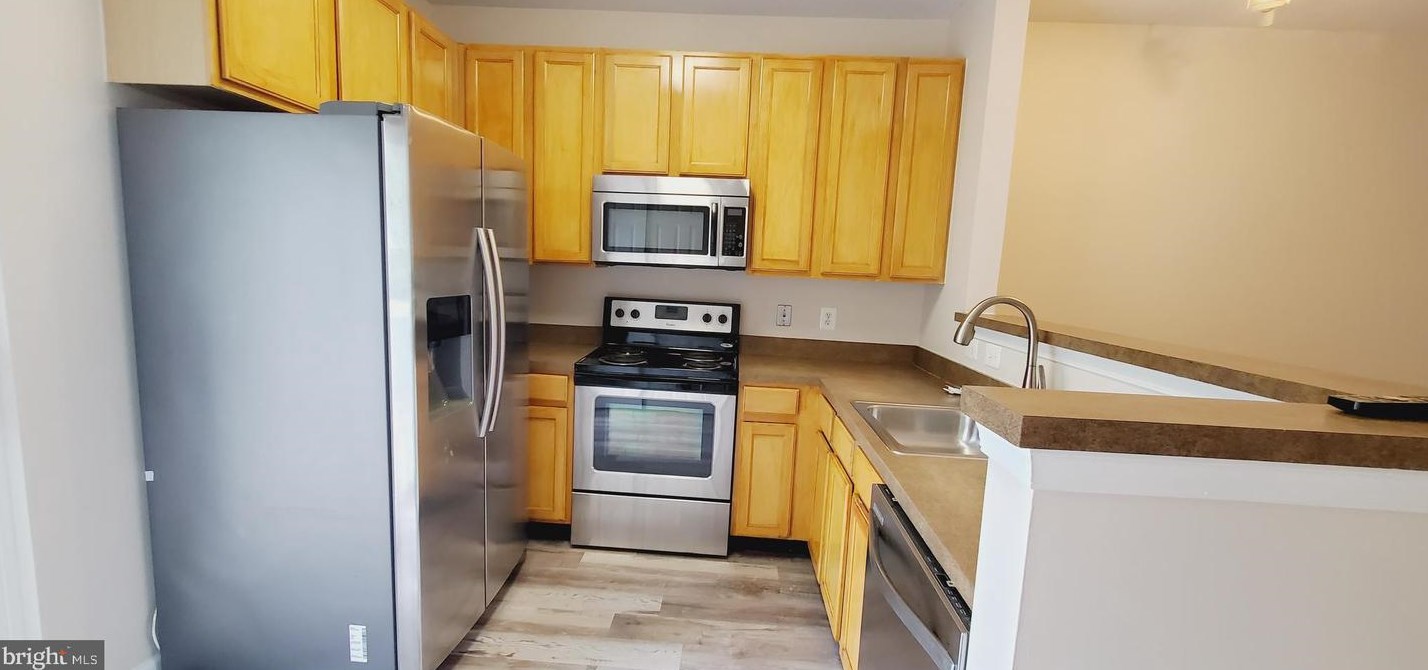 42529 Hollyhock Ter, Ashburn VA 20148-4839 exterior