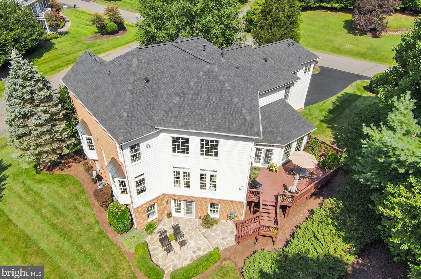 11317 Stonehouse Pl, Dulles VA  20165-5122 exterior