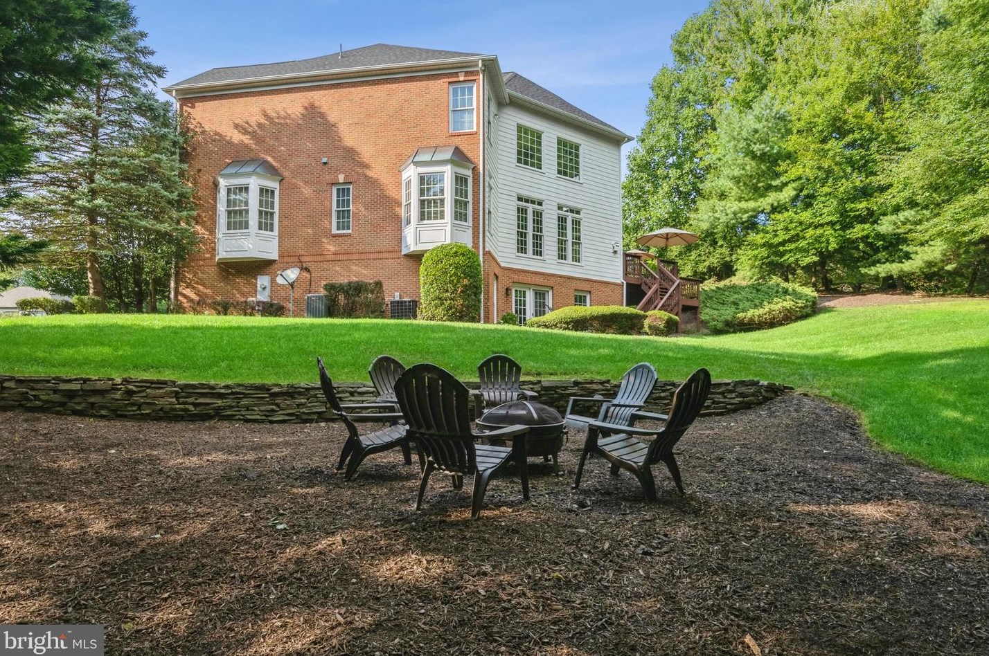 11317 Stonehouse Pl, Dulles VA  20165-5122 exterior