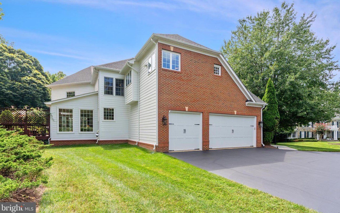 11317 Stonehouse Pl, Dulles VA  20165-5122 exterior