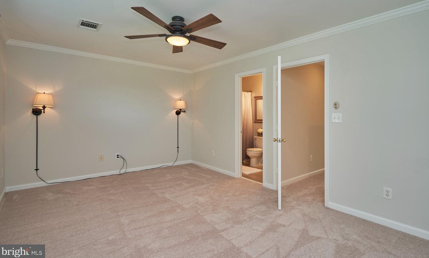 21822 Kings Xing Ter, Ashburn VA 20147-4519 exterior