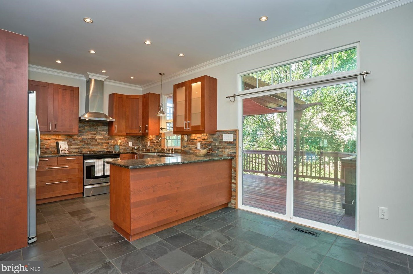 21822 Kings Xing Ter, Ashburn VA 20147-4519 exterior