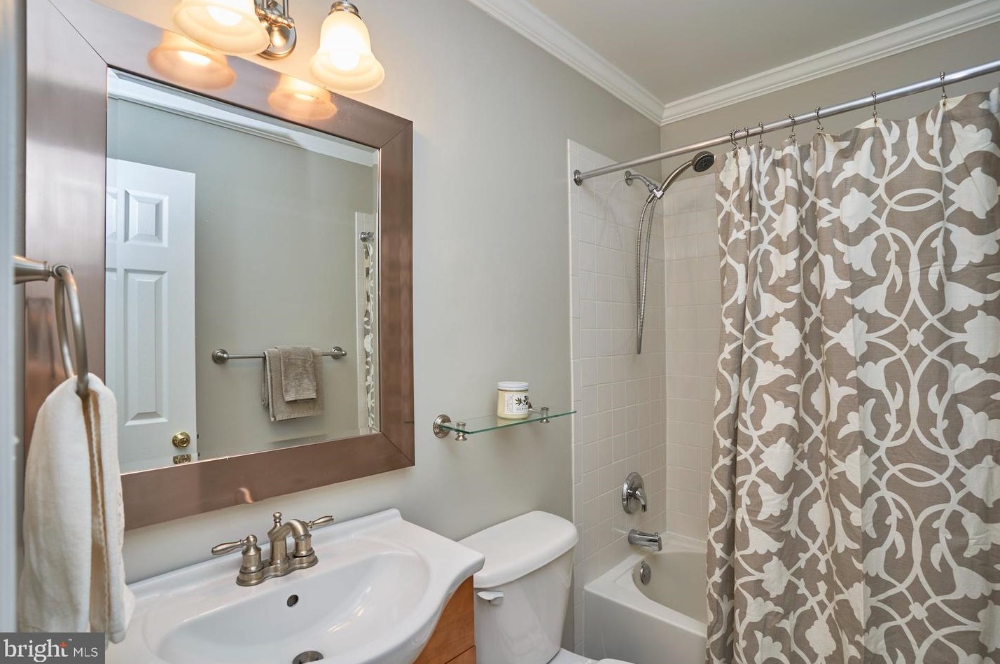 21822 Kings Xing Ter, Ashburn VA 20147-4519 exterior