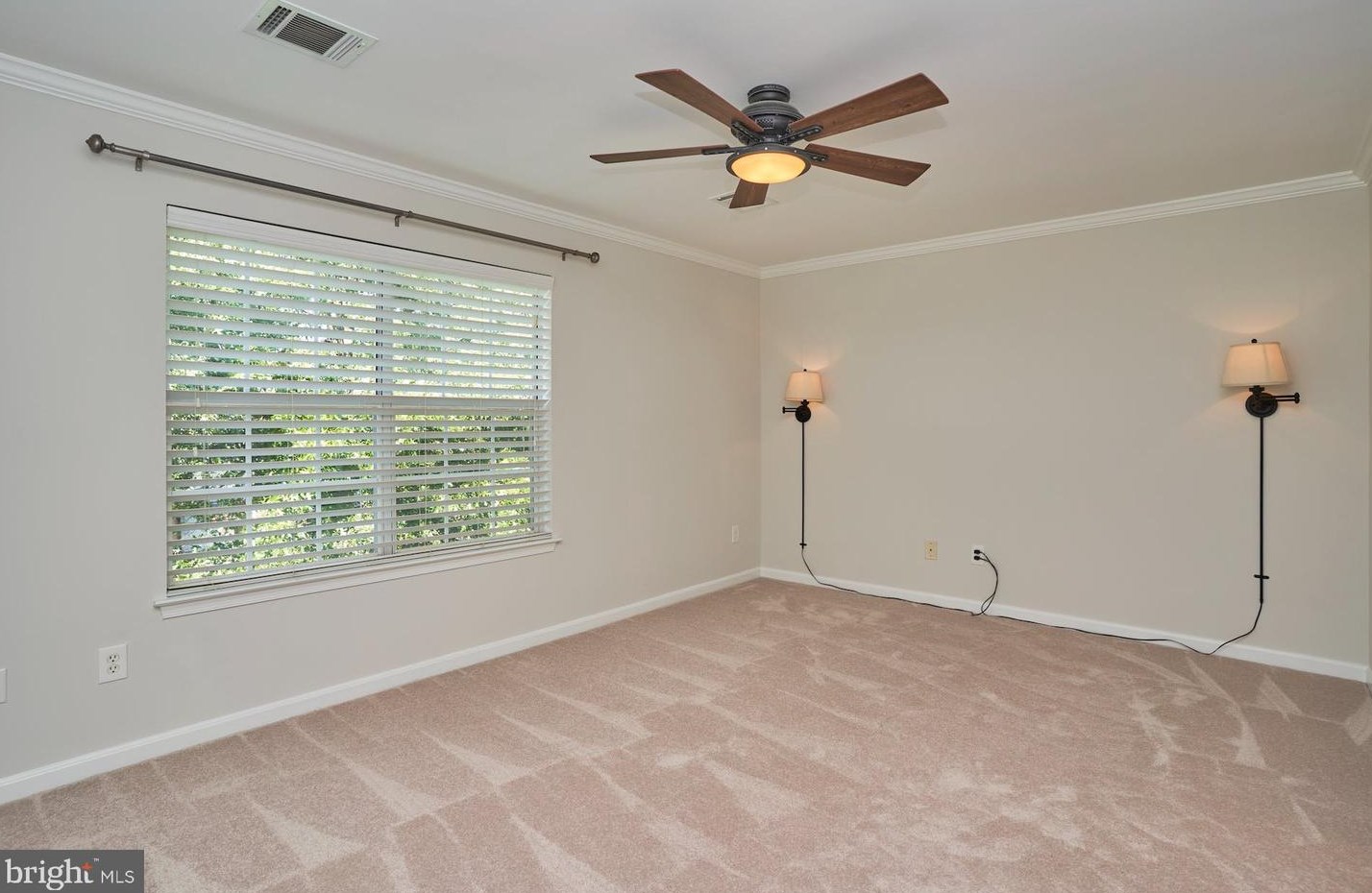 21822 Kings Xing Ter, Ashburn VA 20147-4519 exterior