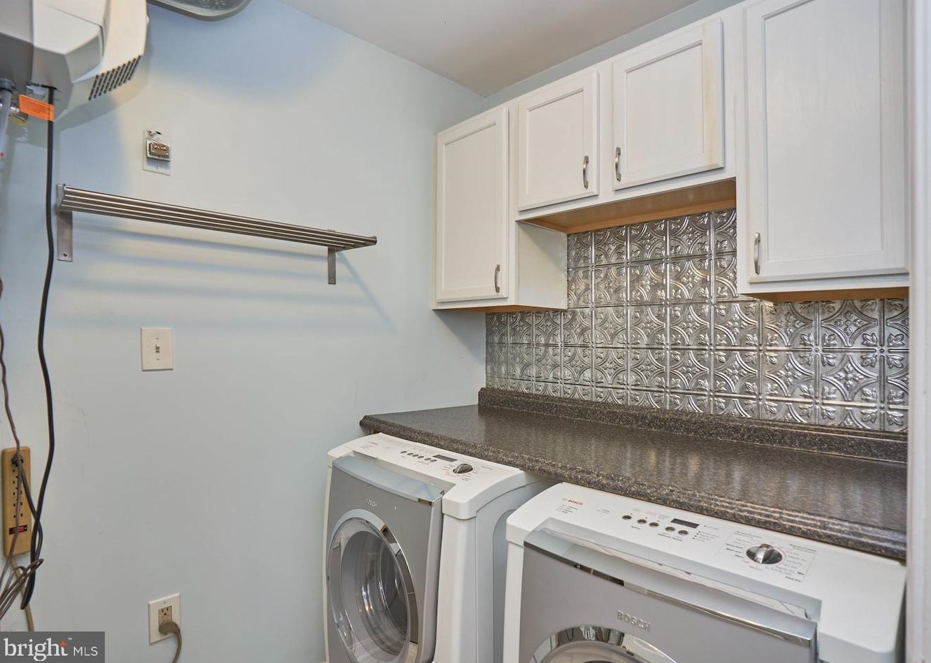 21822 Kings Xing Ter, Ashburn VA 20147-4519 exterior