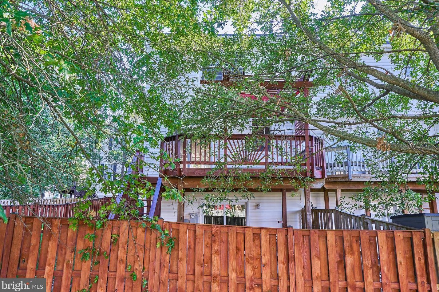 21822 Kings Xing Ter, Ashburn VA 20147-4519 exterior