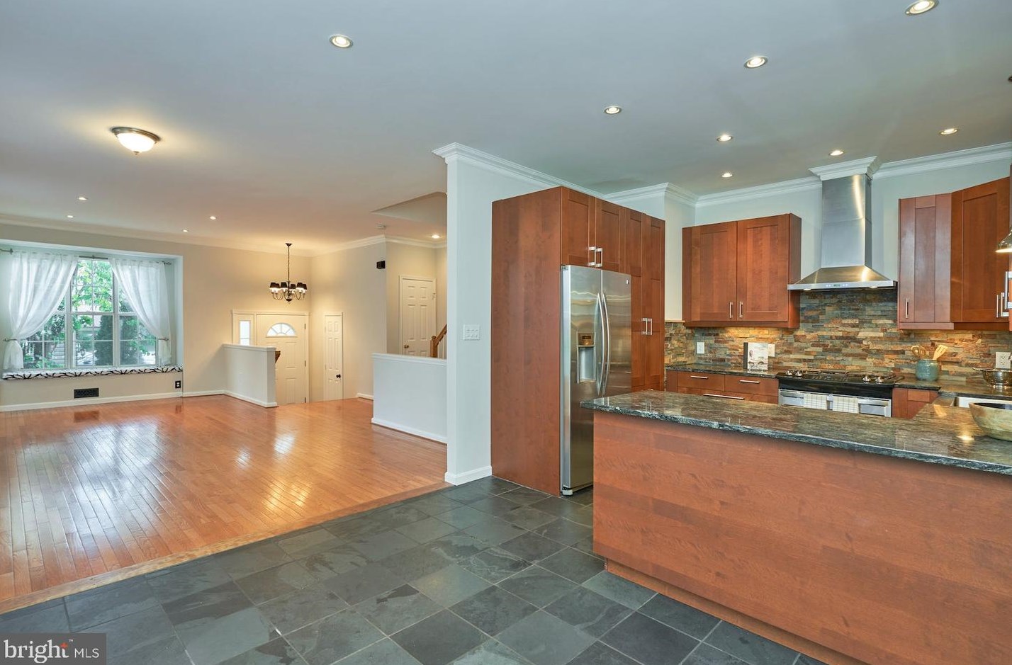 21822 Kings Xing Ter, Ashburn VA 20147-4519 exterior