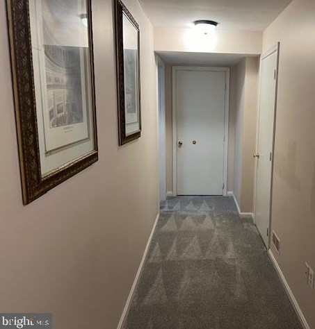 8 Wyatt Ct, Dulles VA  20165-5731 exterior