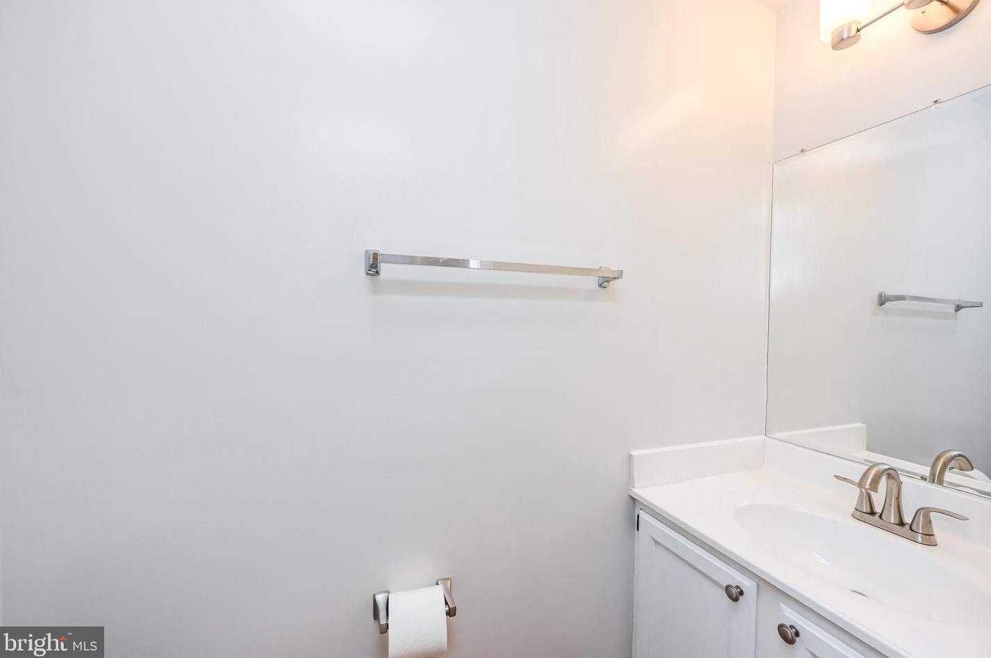 43469 Postrail Sq, Ashburn VA  20147-4632 exterior