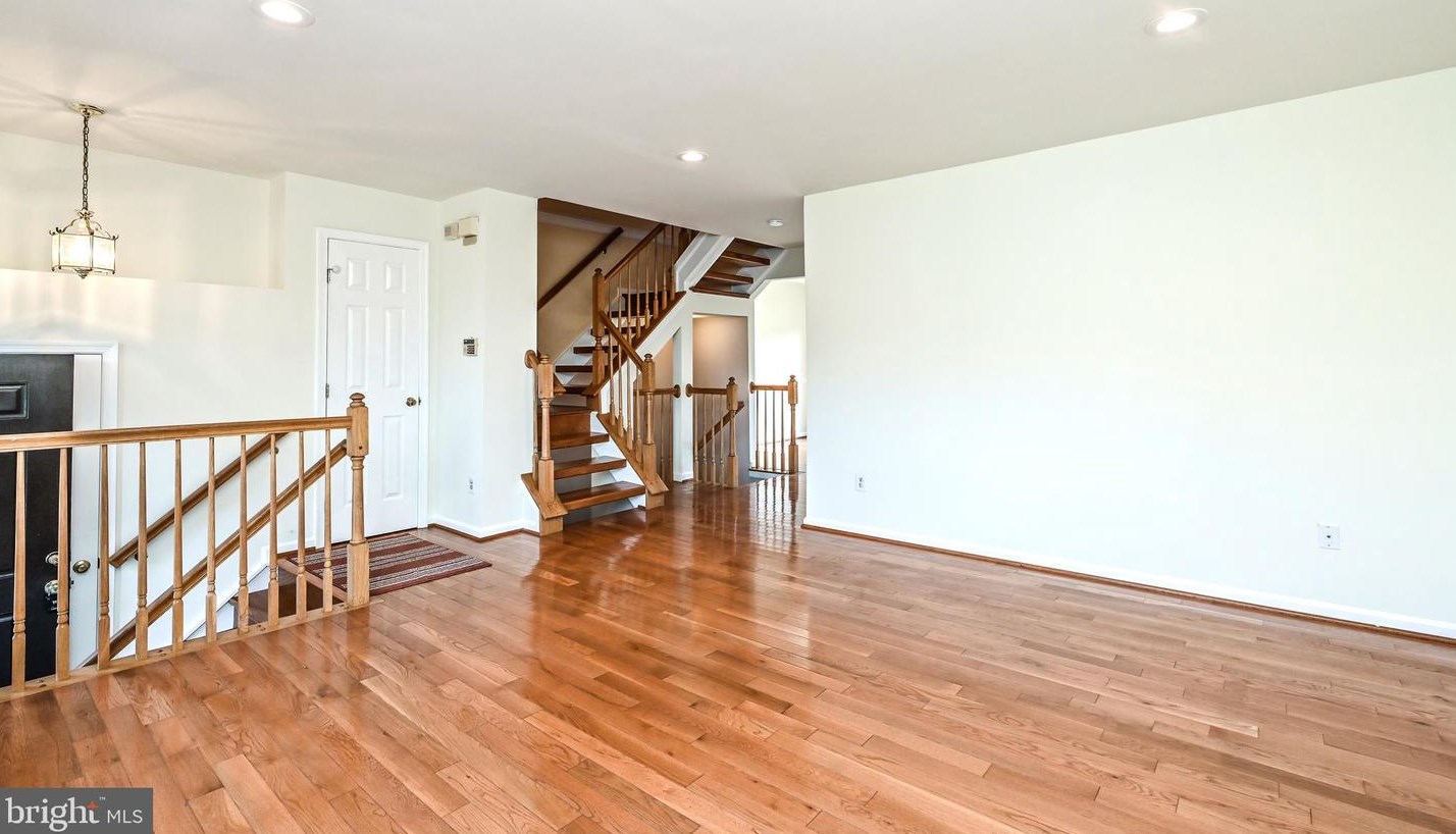 43469 Postrail Sq, Ashburn VA  20147-4632 exterior