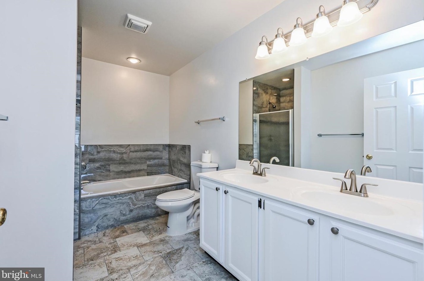 43469 Postrail Sq, Ashburn VA  20147-4632 exterior