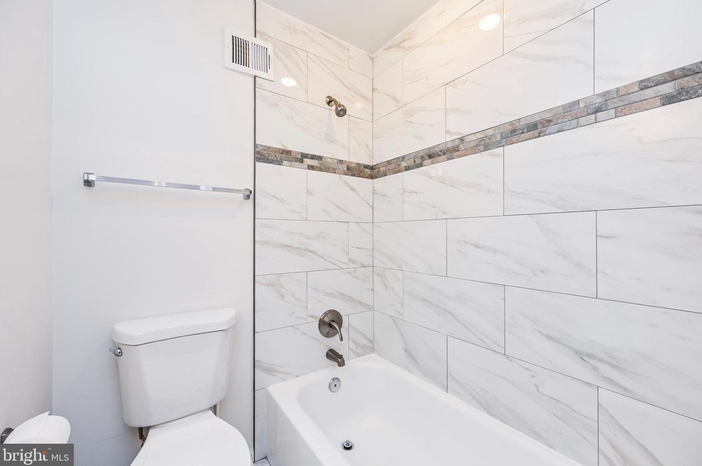 43469 Postrail Sq, Ashburn VA  20147-4632 exterior