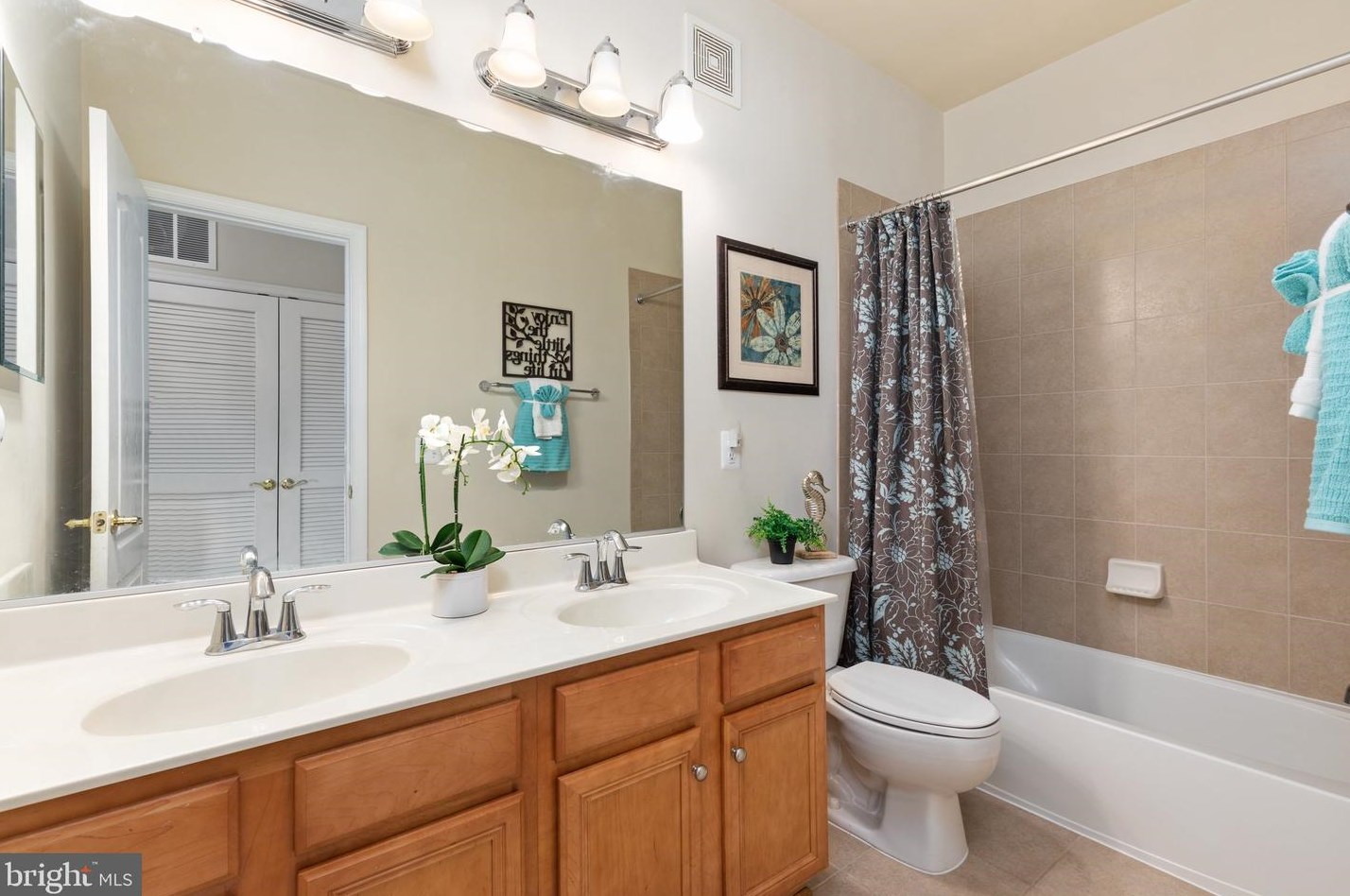 42591 Hollyhock Ter, Ashburn VA 20148-6408 exterior