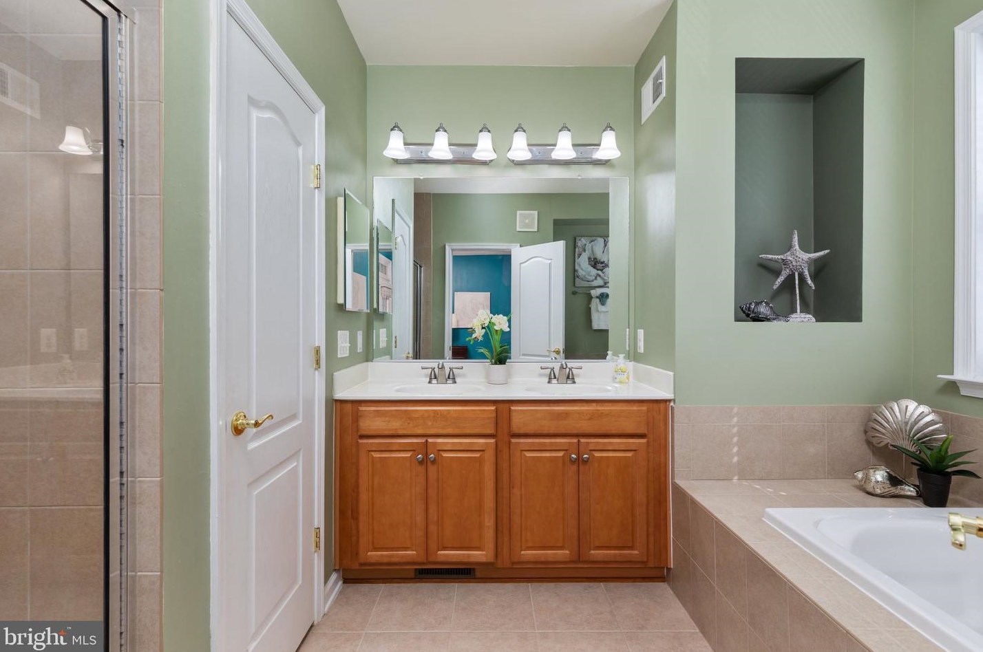 42591 Hollyhock Ter, Ashburn VA 20148-6408 exterior