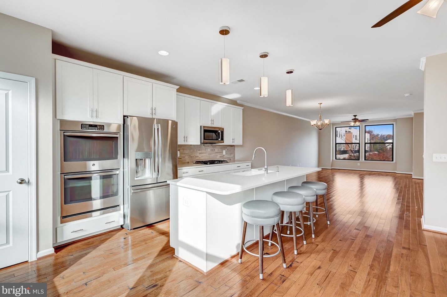 23419 Epperson Sq, Ashburn VA  20148-7428 exterior