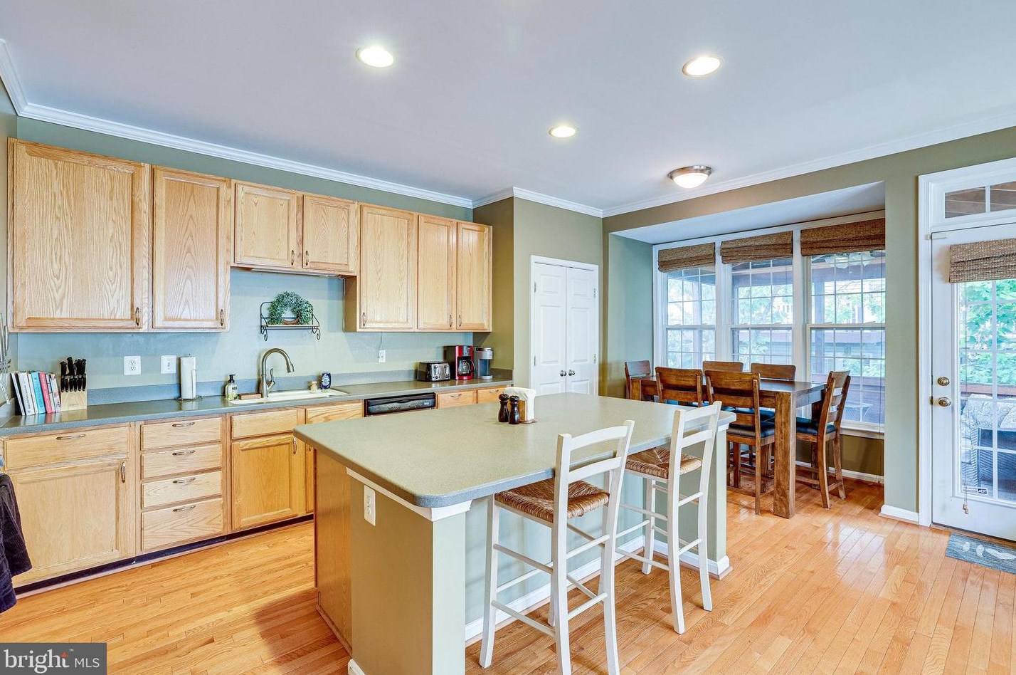 46683 Cavendish Sq, Sterling VA  20165-4324 exterior