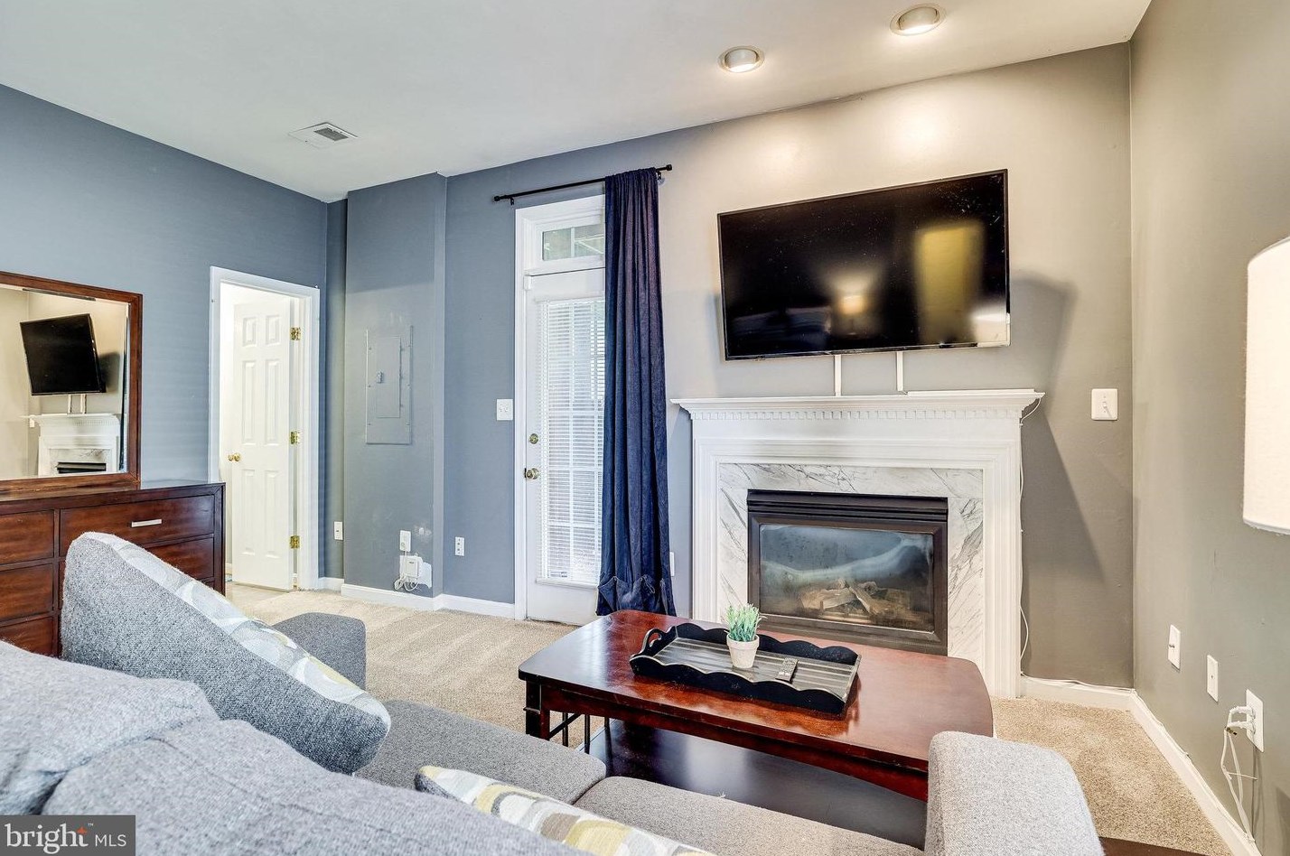 46683 Cavendish Sq, Sterling VA  20165-4324 exterior