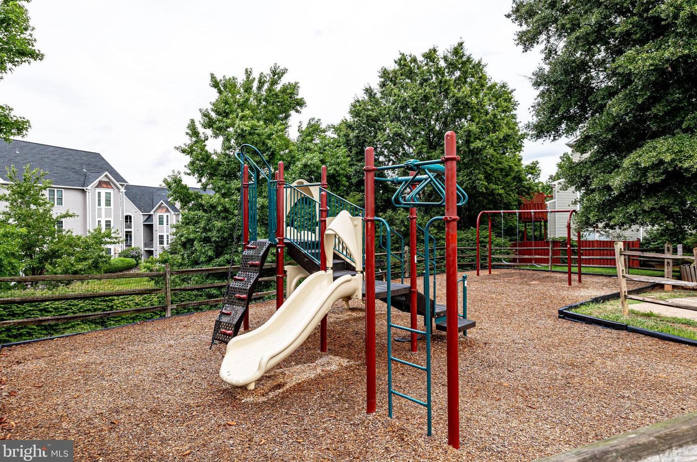 46683 Cavendish Sq, Sterling VA  20165-4324 exterior