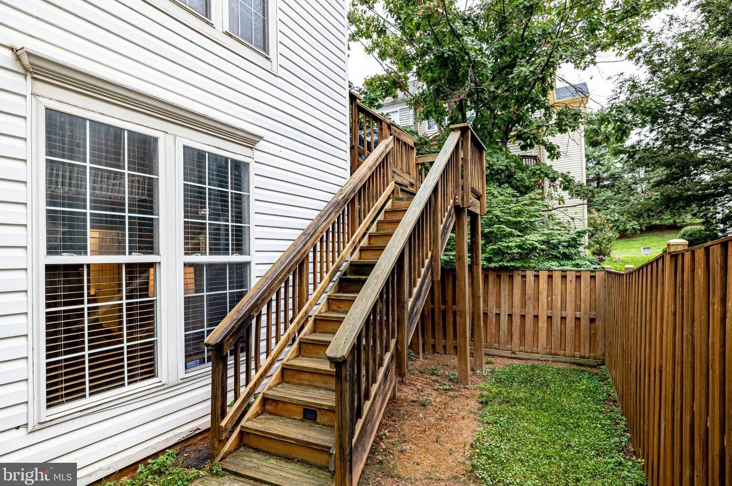 46683 Cavendish Sq, Sterling VA  20165-4324 exterior