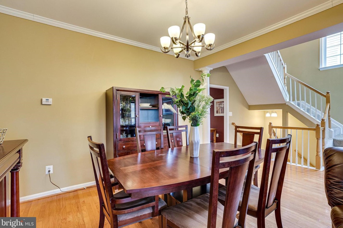 46683 Cavendish Sq, Sterling VA  20165-4324 exterior