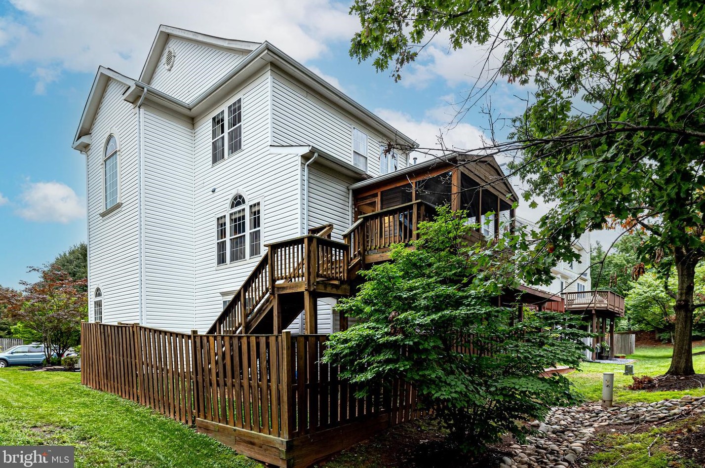 46683 Cavendish Sq, Sterling VA  20165-4324 exterior