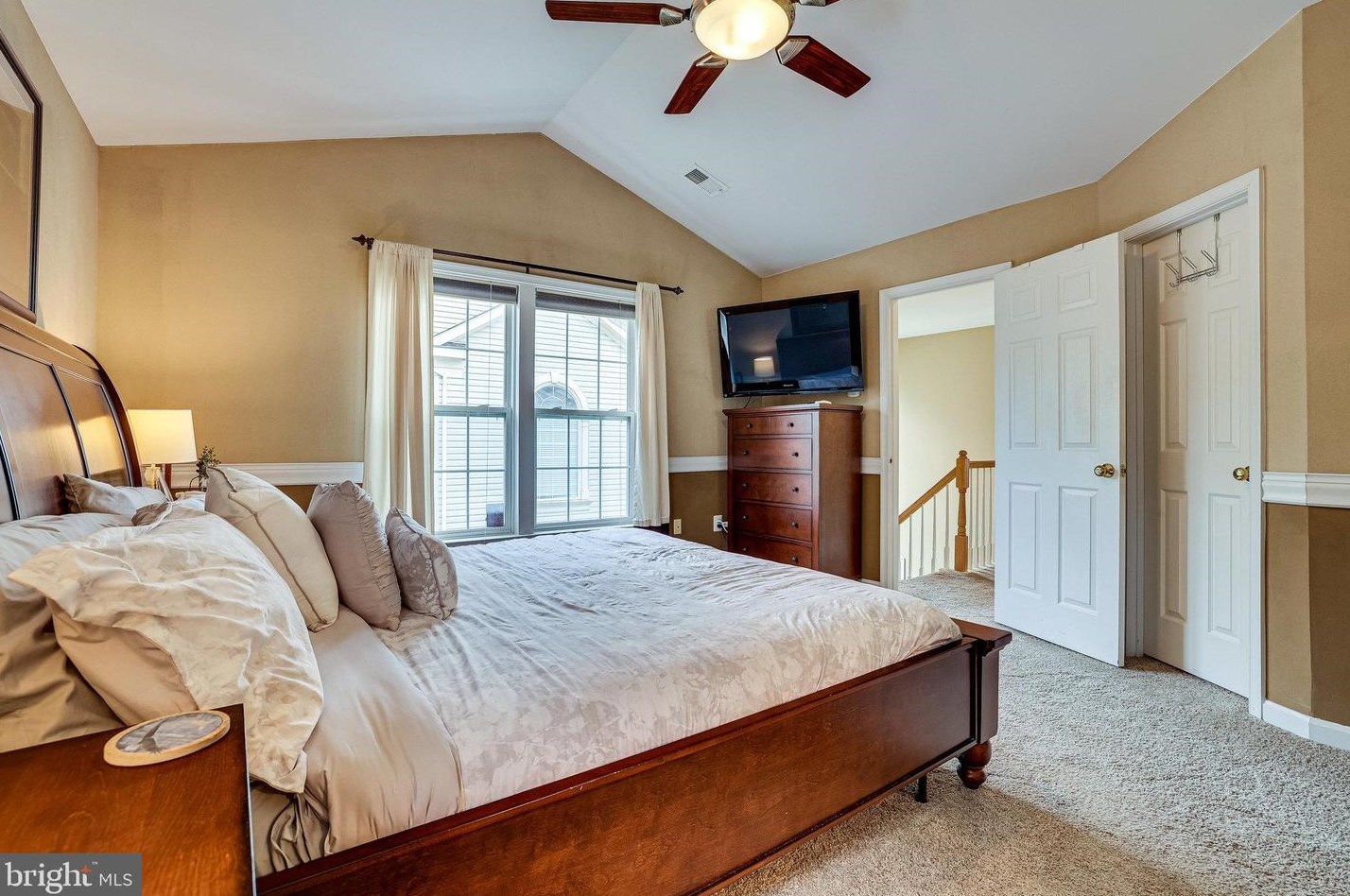 46683 Cavendish Sq, Sterling VA  20165-4324 exterior