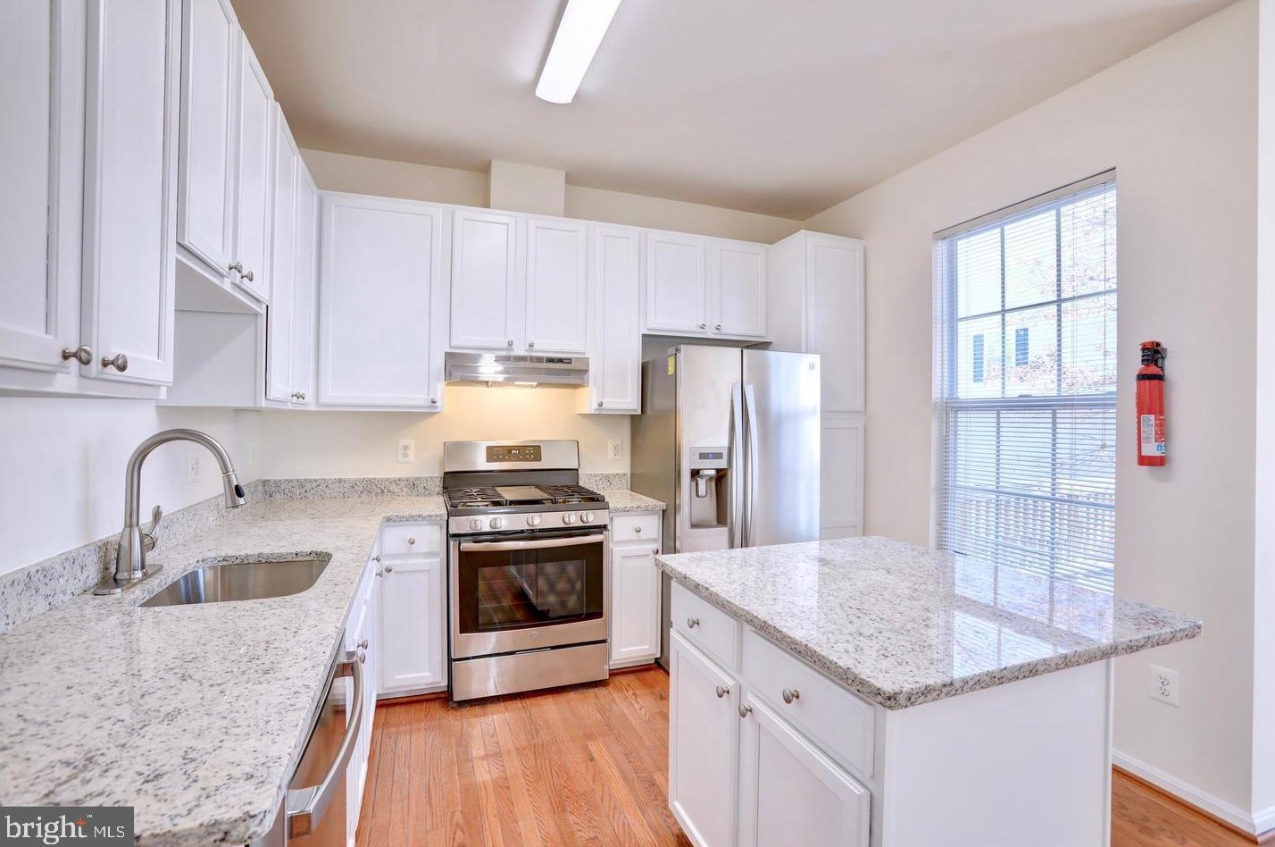 20644 Emerald Point Ter, Dulles VA  20165-6528 exterior