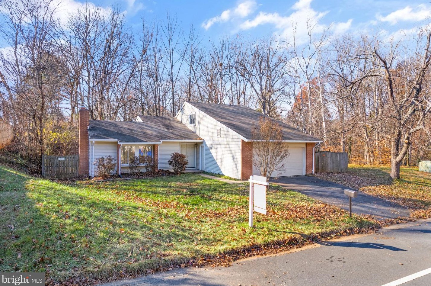 445 Sugarland Run Dr, Dulles VA  20164-1175 exterior