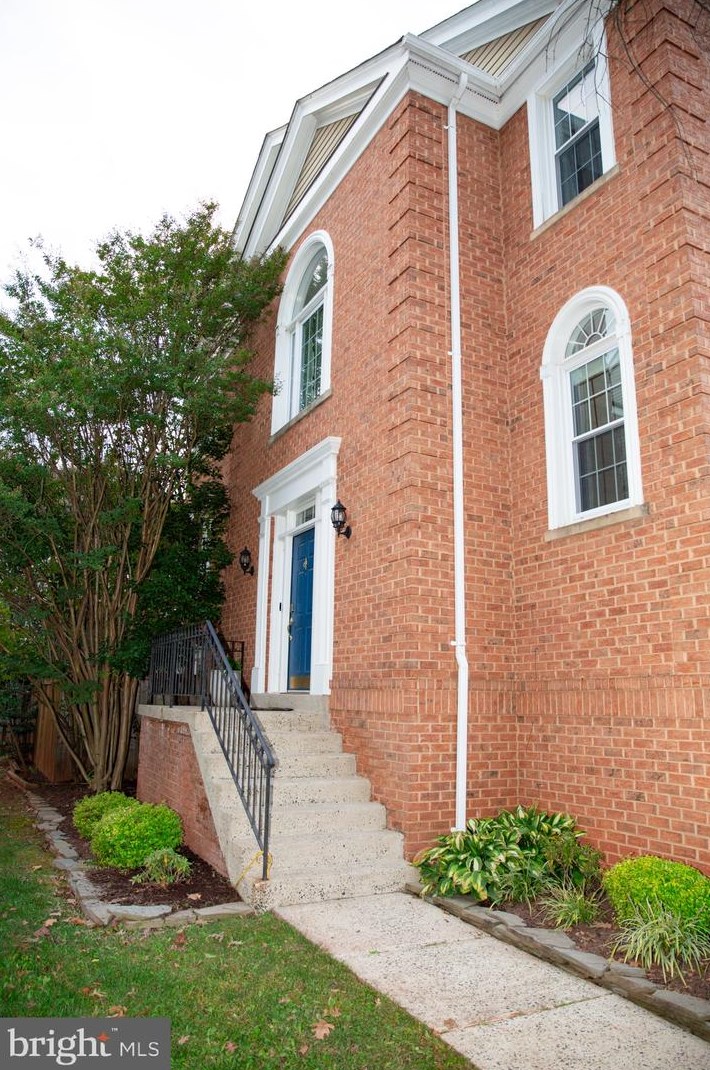 20857 Derrydale Sq, Dulles VA  20165-7206 exterior