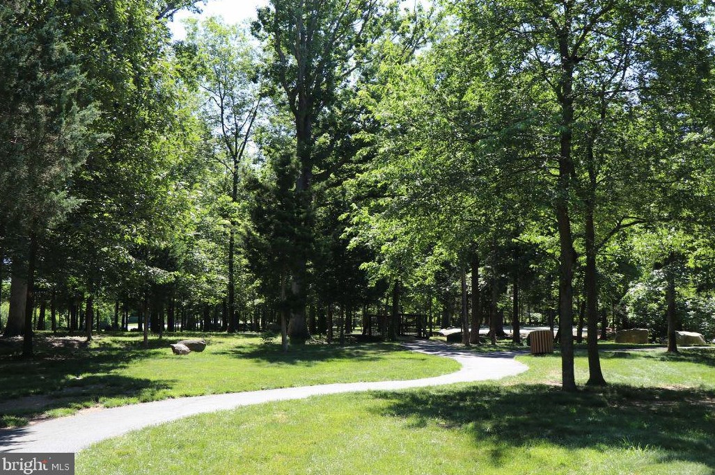 42494 Legacy Park Dr, Ashburn VA  20148-5616 exterior