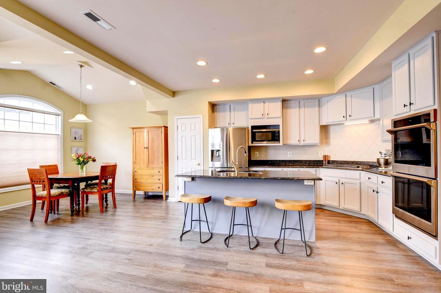 42494 Legacy Park Dr, Ashburn VA  20148-5616 exterior